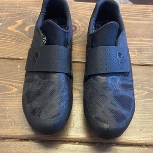 SoulCycle Black Cycling Shoes with Strap